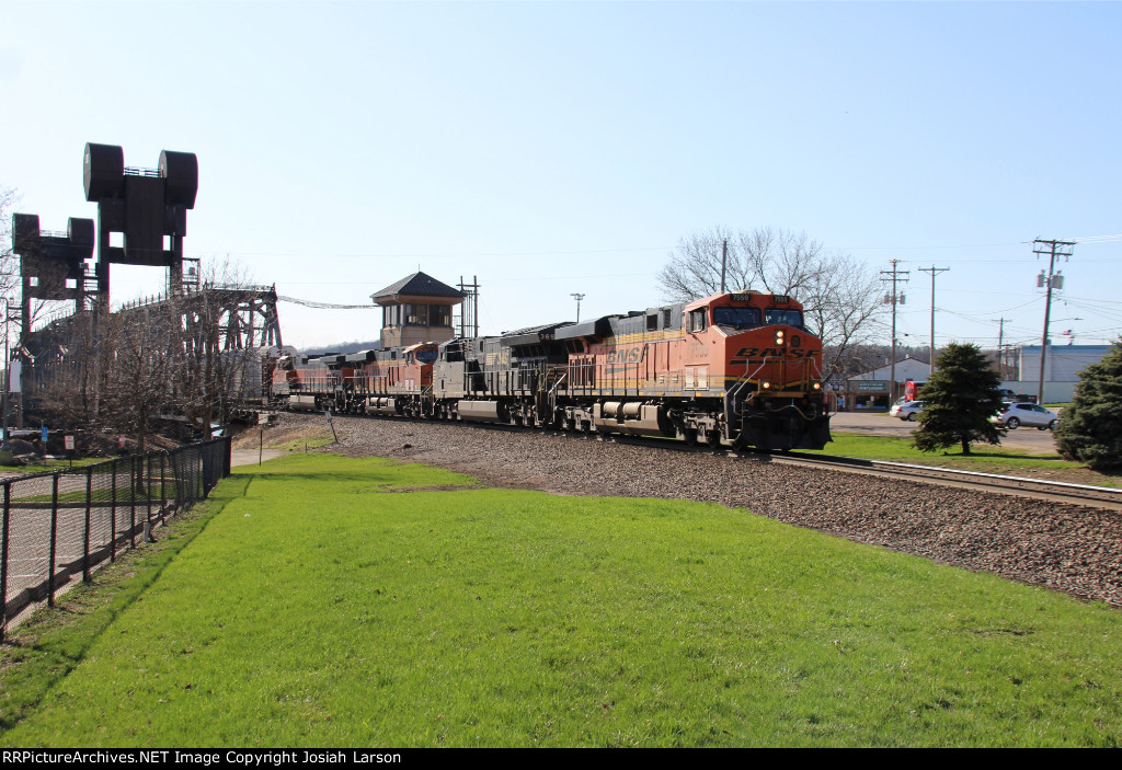 BNSF 7559 East